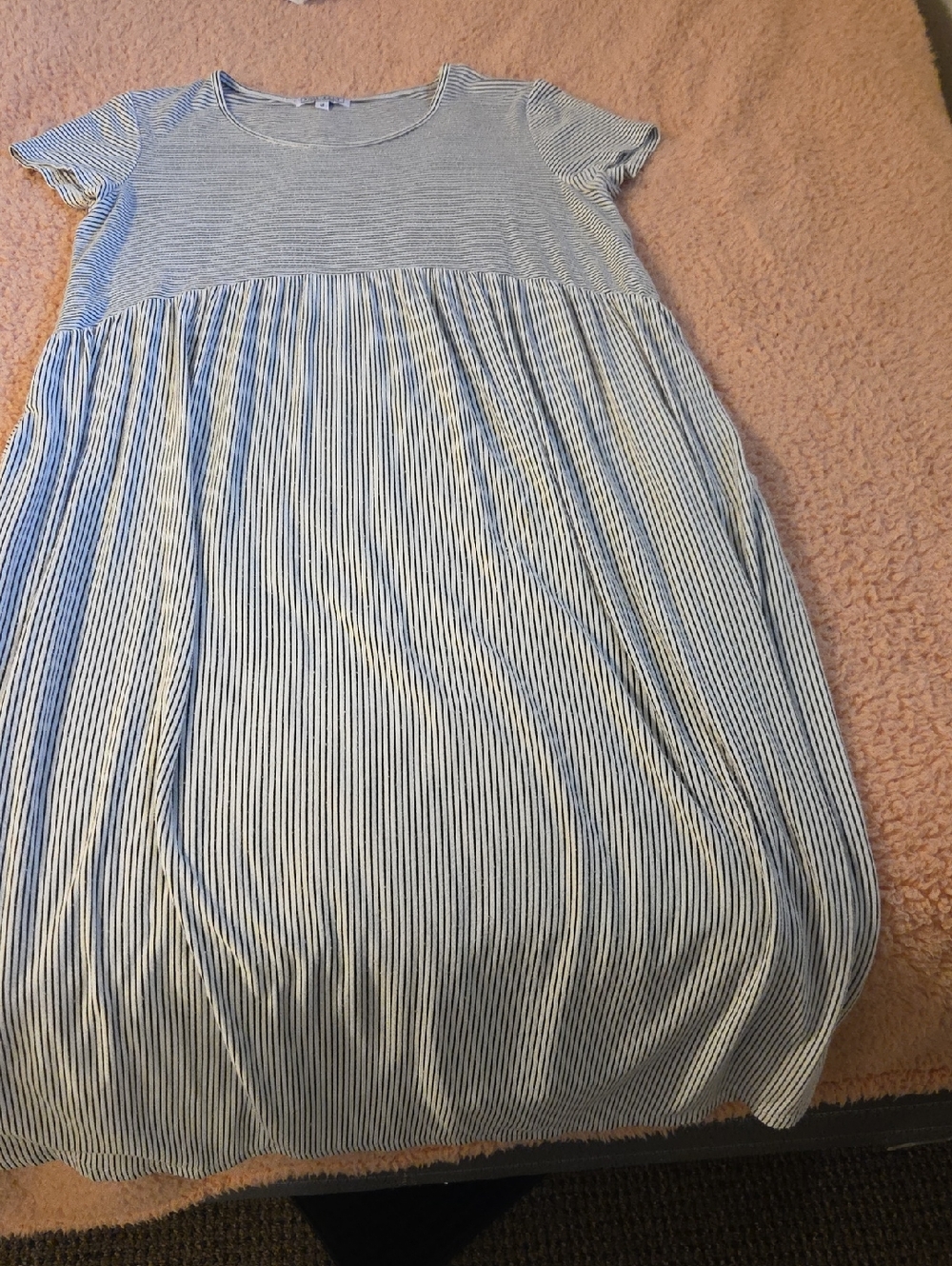 Striped Blue and White Midi Dress - Casual Short Sleeve